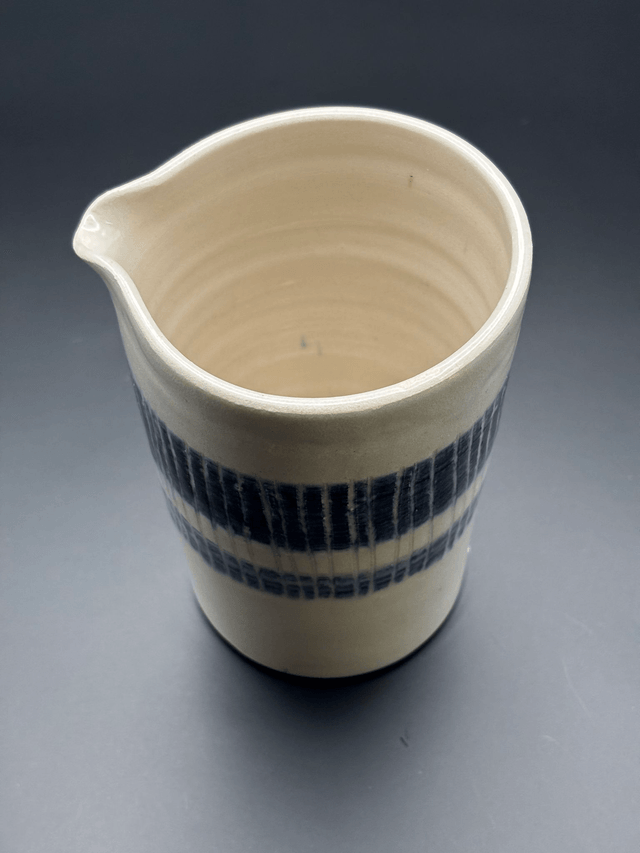 JUG NO HANDLE